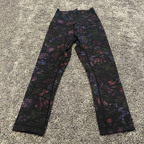 Lululemon Train Time Crop- 17" - Picture 2 of 5